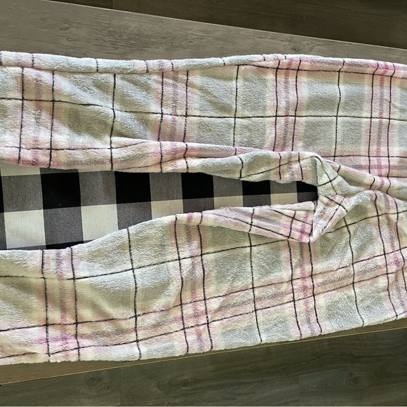 Secret Treasures Sleep Pants - Picture 2 of 6